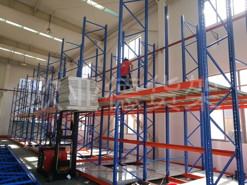 欧亚德专业施工团队-重型货架现场安装